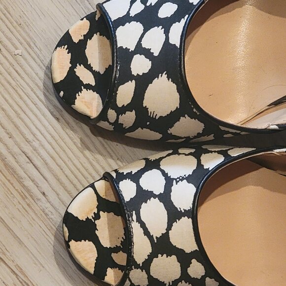 Black and Yellow Heels.  New and adorable size 9 - Picture 5 of 5